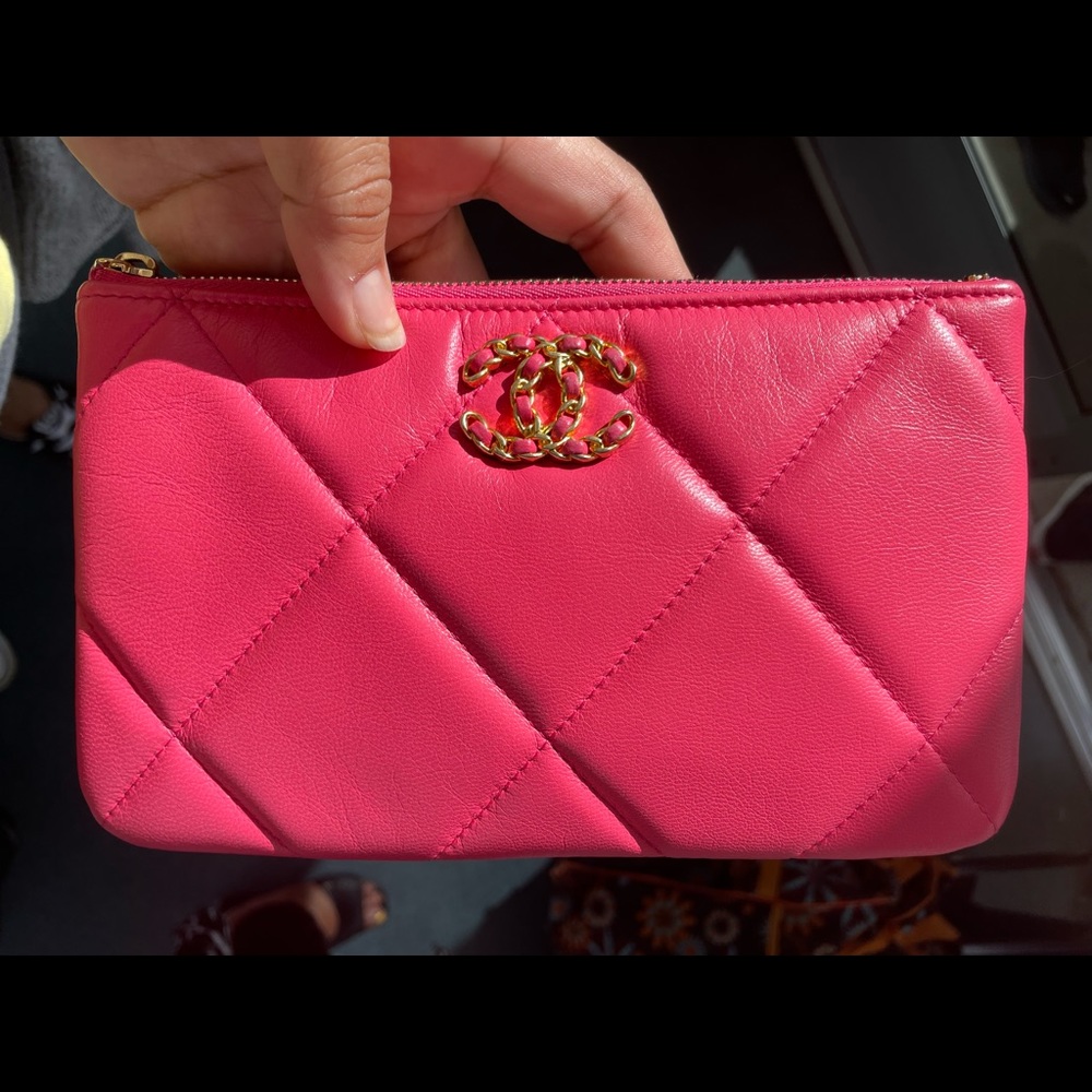 🪐SALE🪐 Chanel 19 Pouch in Pink